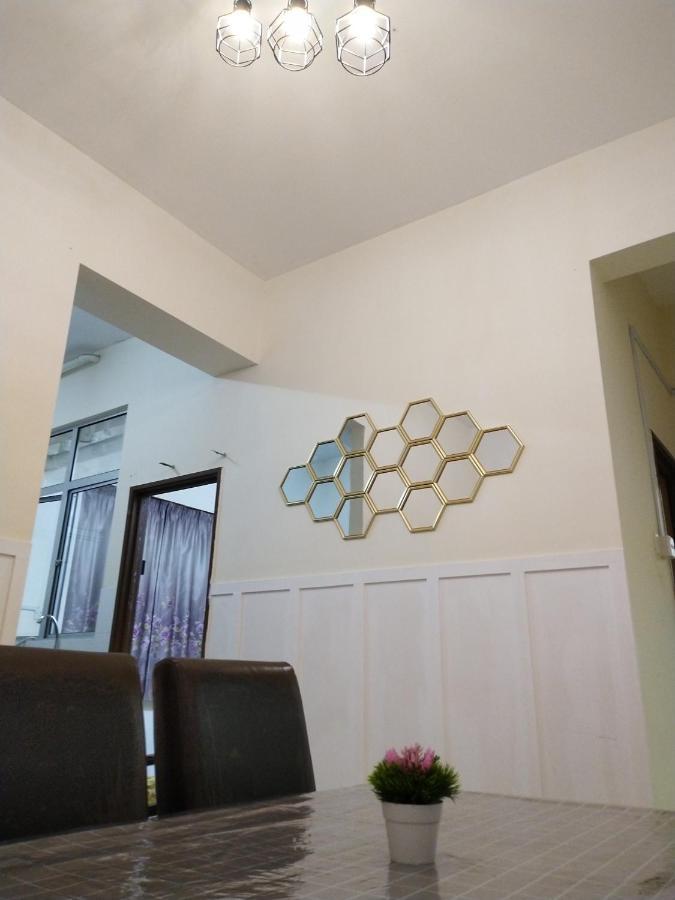 Homestay Kuala Terengganu Near Batu Burok, Hospital Hsnz, Ktcc Mall, Drawbridge A Екстериор снимка
